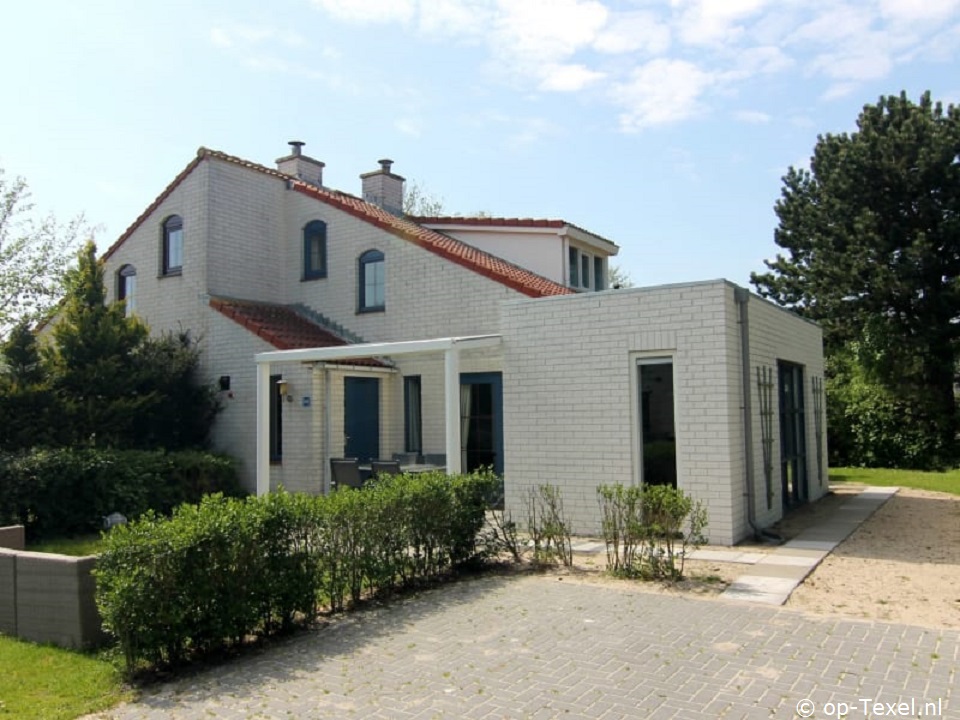 buitenaanzicht Recreja bungalow 666